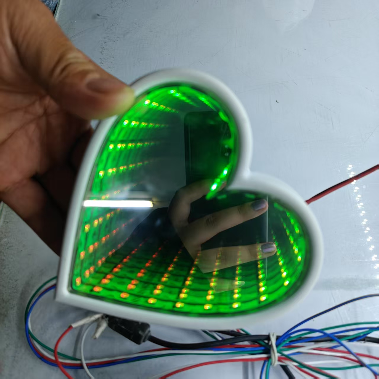 3D Mehrfarbiger Infinity-Spieg – Car Mirror Bewertung und Preis