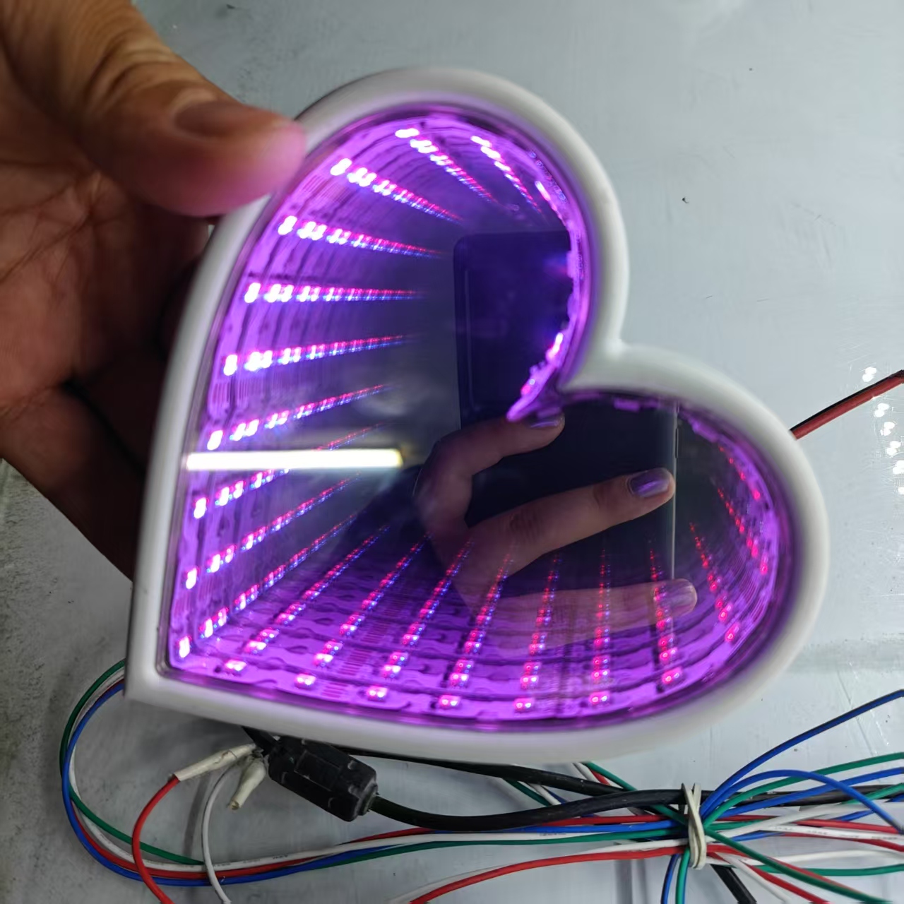 3D Mehrfarbiger Infinity-Spieg – Car Mirror Bewertung und Preis
