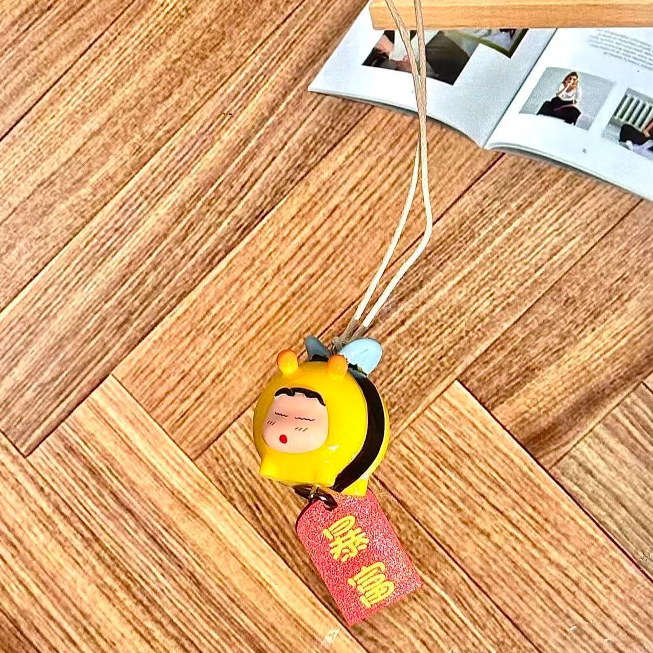 Crayon Shin-chan Bienen-Cospla – Car Mirror Bewertung und Preis